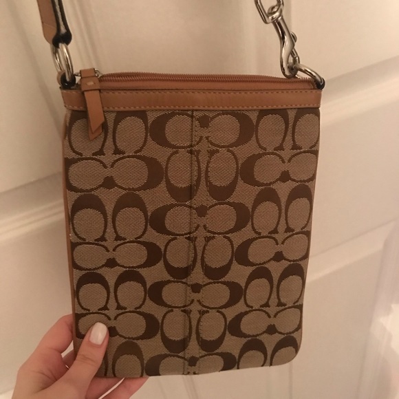 Coach crossbody purse (authentic) - Picture 3 of 4